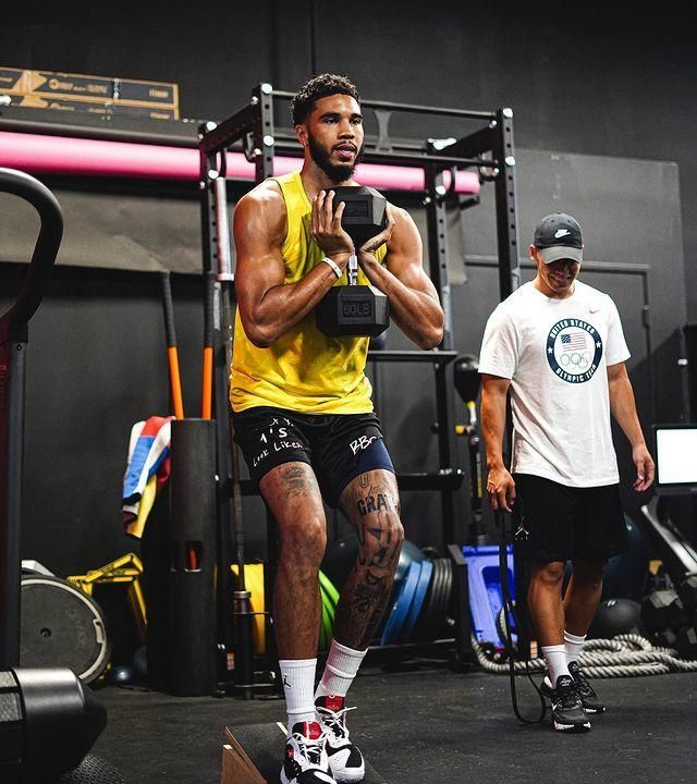 九游官方入口 -包含勒沃库森训练开放日，冲刺阶段回应争议引欢呼，NBA季后赛在即，更衣室氛围转暖的词条